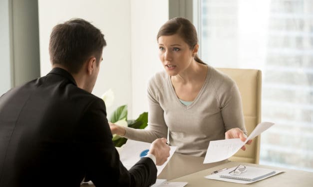 Wat als een collega je ondermijnt in een vergadering?