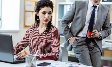 Wanneer is iets seksuele intimidatie op het werk?