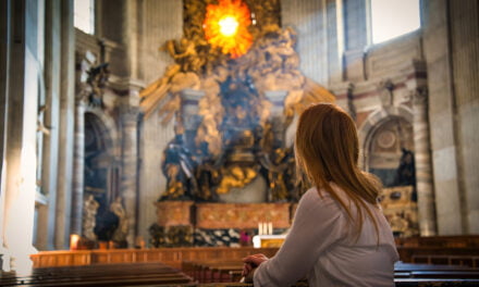 Vrouwen welkom op bestuursfuncties in Vaticaan